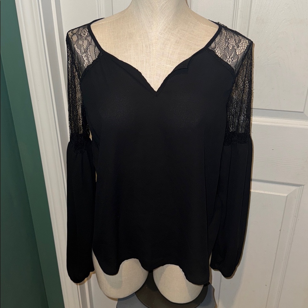 Metaphor Black Sheer lace Sleeve peasant blouse size Medium. NWT. “missy”